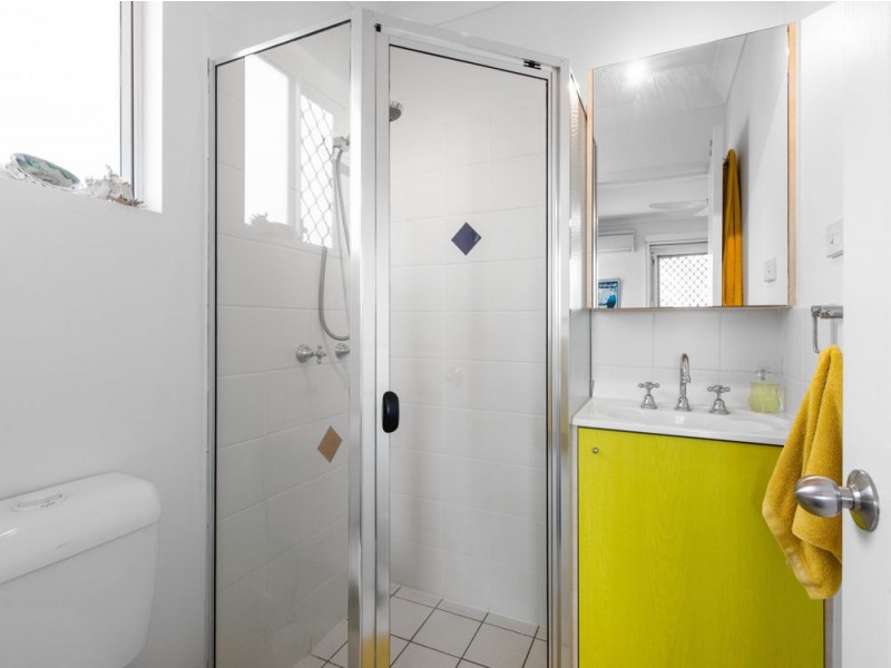 4/16 Miles Street, Hawthorne QLD 4171