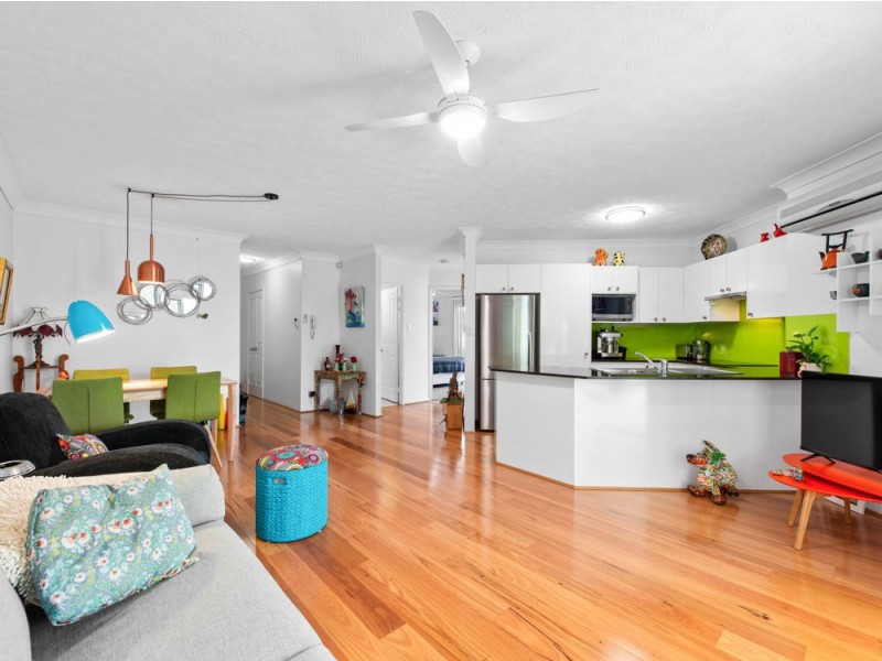 4/16 Miles Street, Hawthorne QLD 4171