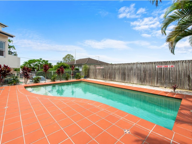 4/16 Miles Street, Hawthorne QLD 4171