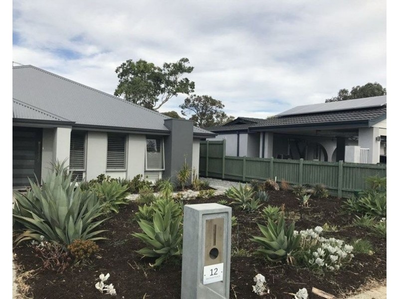 12 Batavia Place, Kallaroo WA 6025