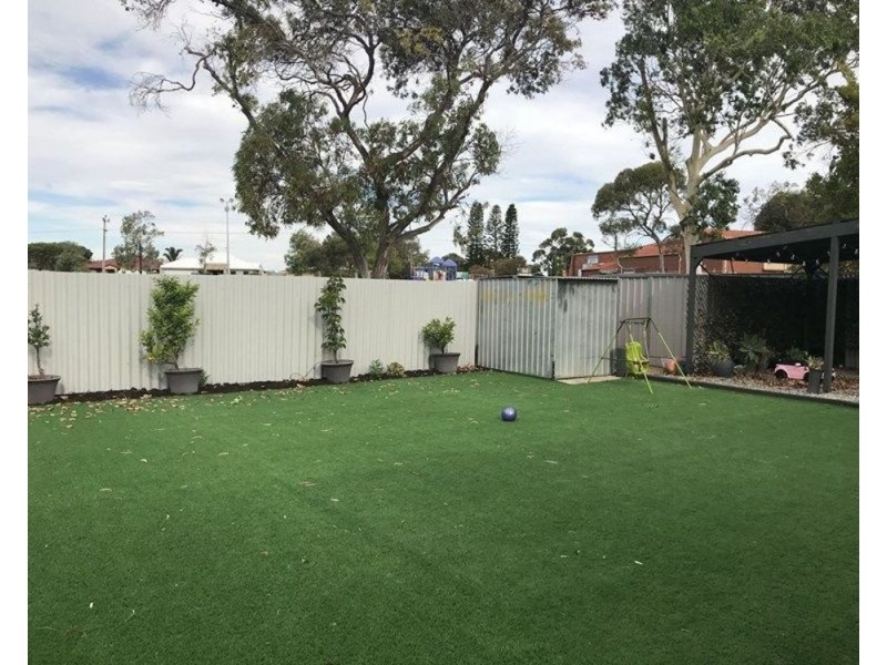 12 Batavia Place, Kallaroo WA 6025