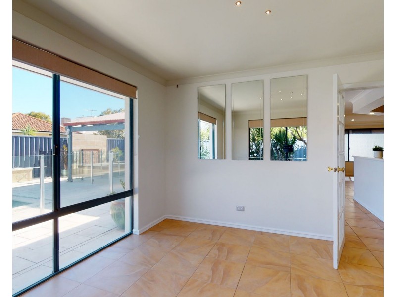 56 Woodbine Loop, Tapping WA 6065