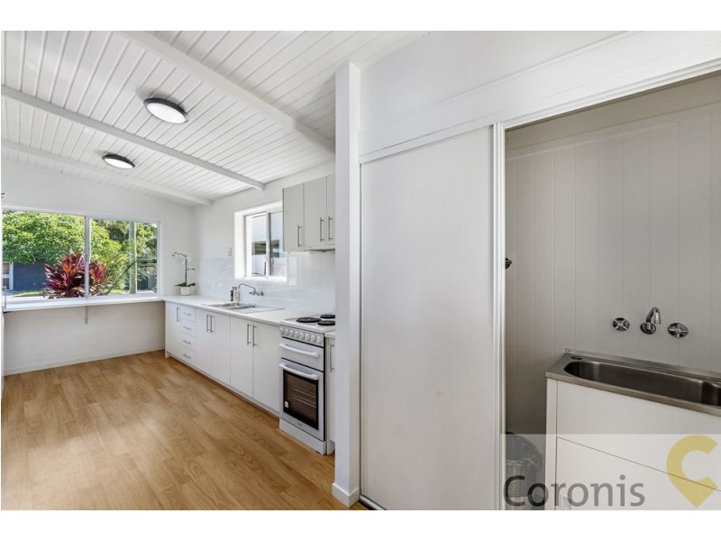 5 Raymond Avenue, Bundall QLD 4217