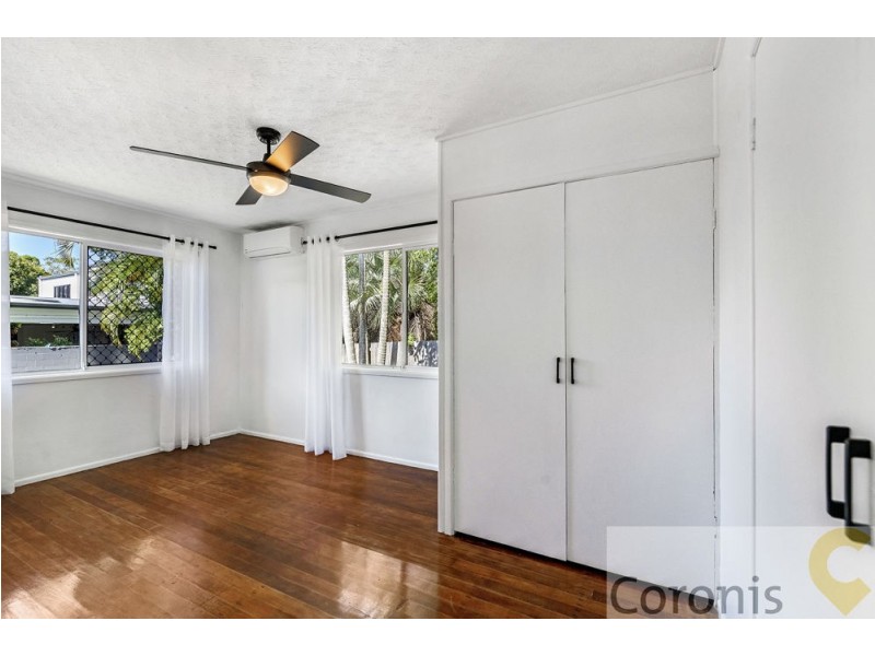 5 Raymond Avenue, Bundall QLD 4217