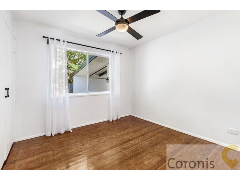 5 Raymond Avenue, Bundall QLD 4217