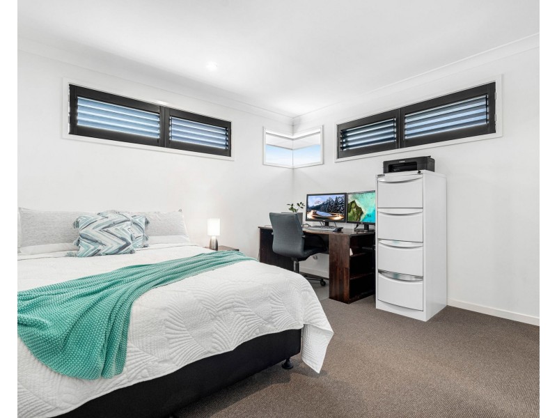 71 Hutton Ave, Wynnum QLD 4178