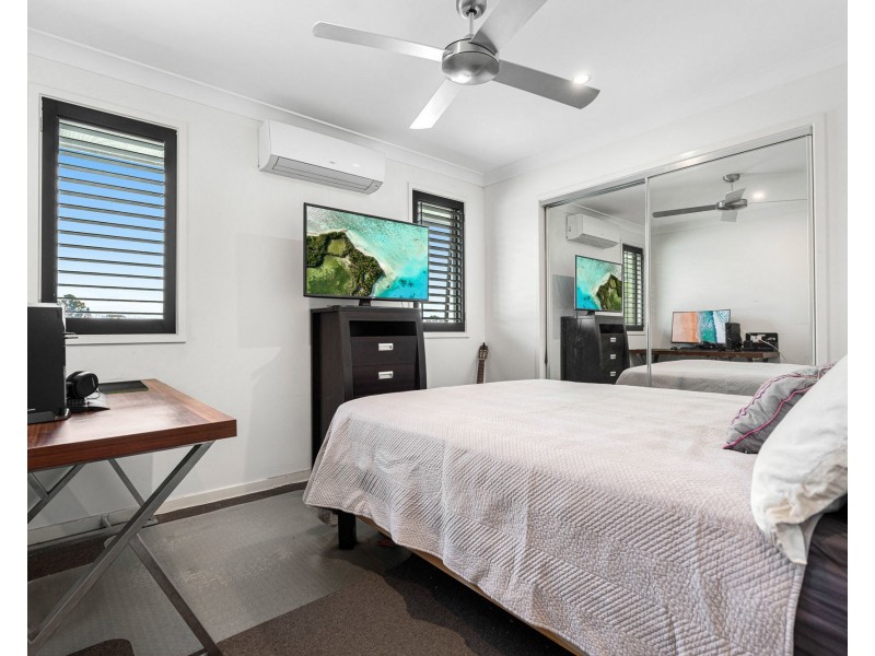 71 Hutton Ave, Wynnum QLD 4178