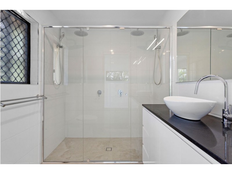 1/37 Sandford Street, St Lucia QLD 4067