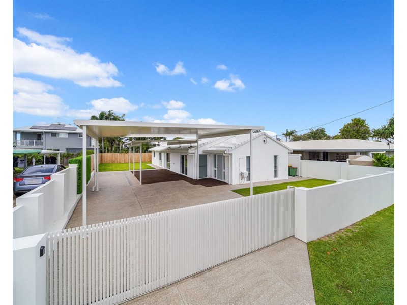 90 Lapoinya Crescent, Warana QLD 4575