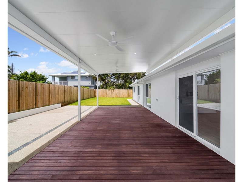 90 Lapoinya Crescent, Warana QLD 4575