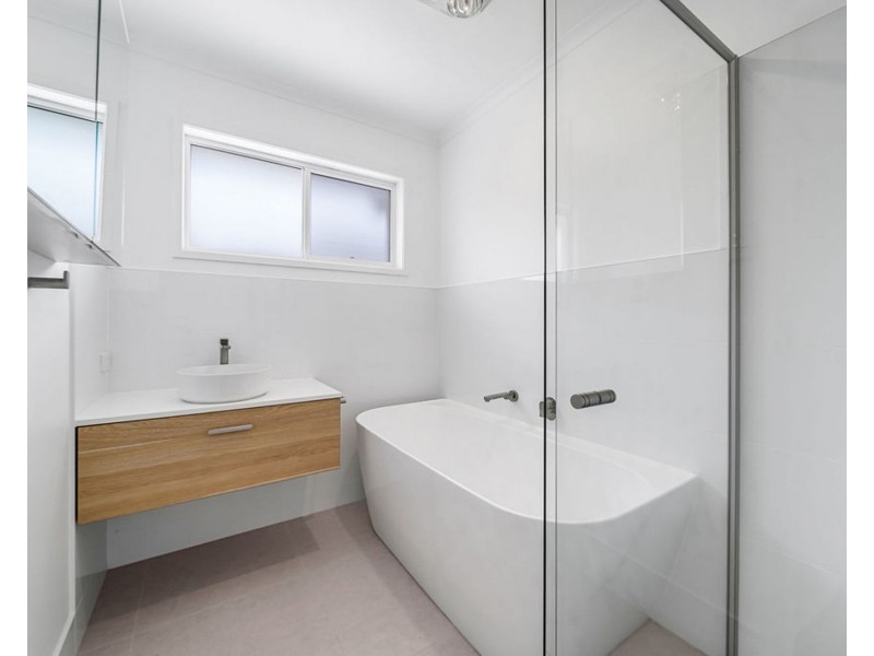 90 Lapoinya Crescent, Warana QLD 4575