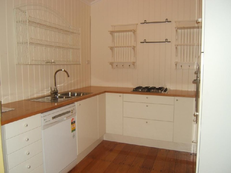 33 Wesley Street, Windsor QLD 4030