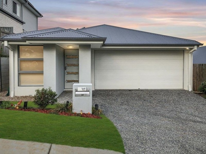 38 Logging Crescent, Spring Mountain QLD 4124