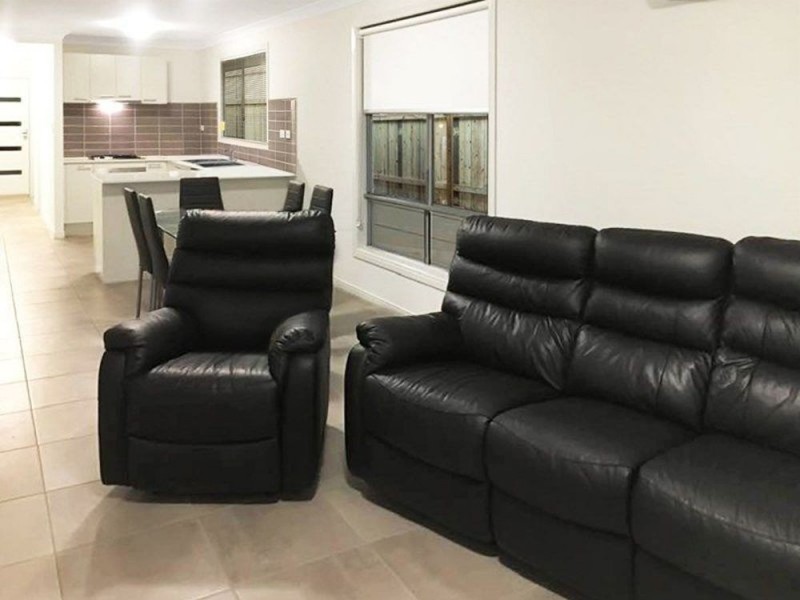 38 Logging Crescent, Spring Mountain QLD 4124