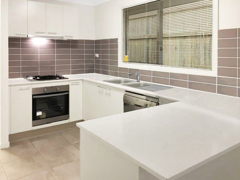 38 Logging Crescent, Spring Mountain QLD 4124