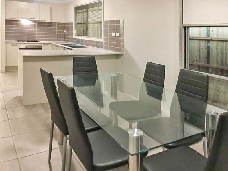 38 Logging Crescent, Spring Mountain QLD 4124