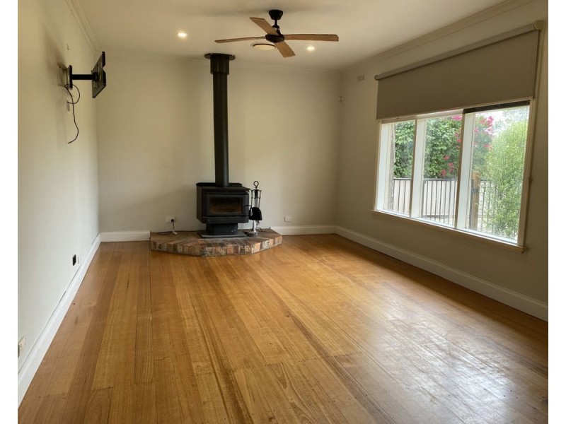 9 Dawson Street, Stratford VIC 3862