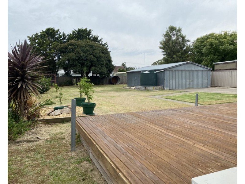 9 Dawson Street, Stratford VIC 3862