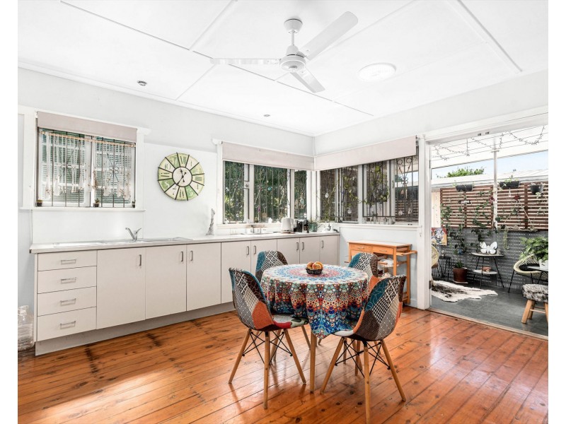 329 Preston Road, Wynnum West QLD 4178