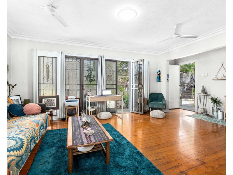 329 Preston Road, Wynnum West QLD 4178