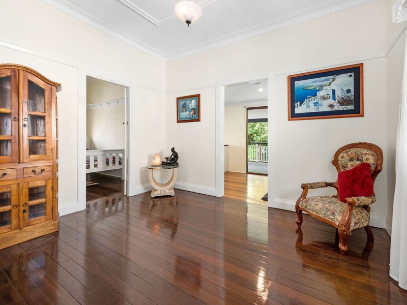 19 Black Street, Yeerongpilly QLD 4105