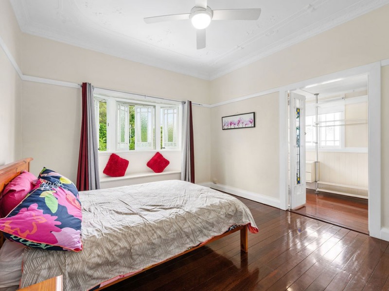 19 Black Street, Yeerongpilly QLD 4105