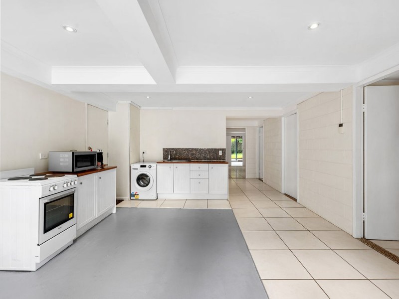 19 Black Street, Yeerongpilly QLD 4105