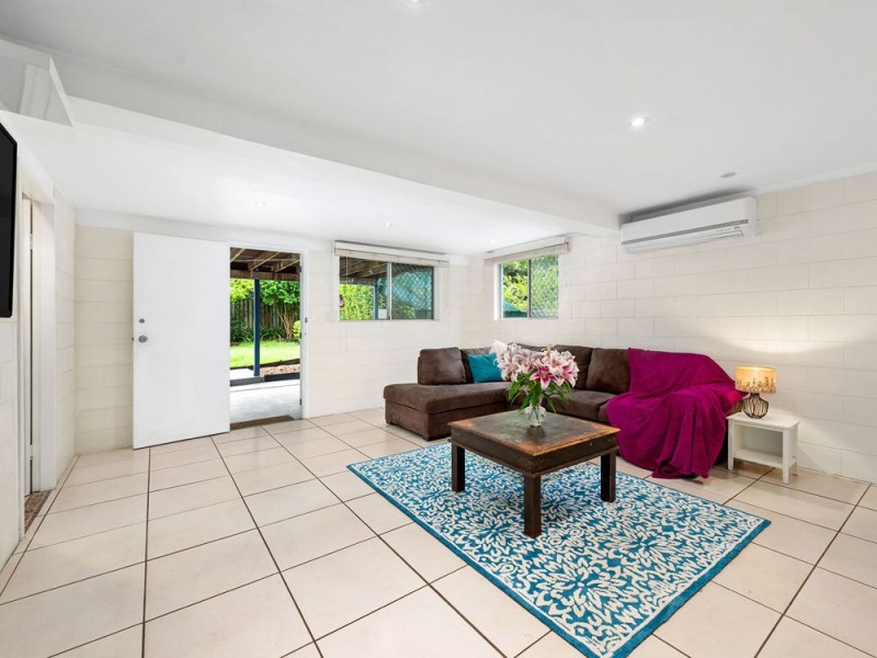 19 Black Street, Yeerongpilly QLD 4105