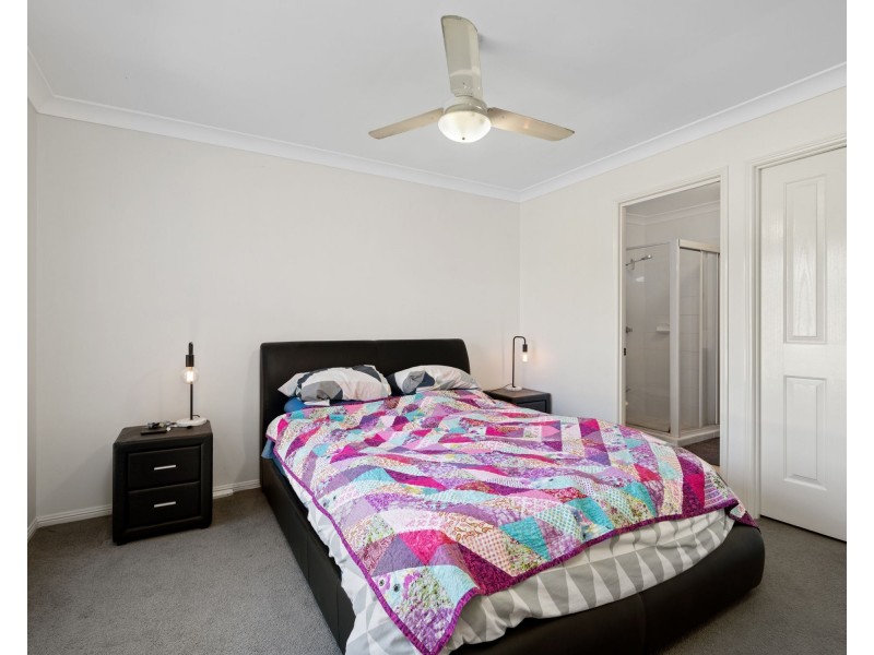 24 Camille Crescent, Wynnum West QLD 4178