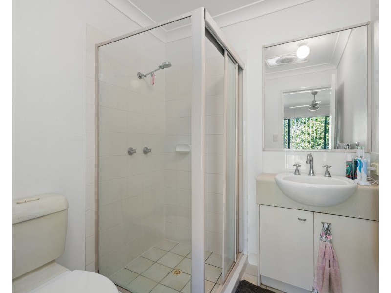 24 Camille Crescent, Wynnum West QLD 4178