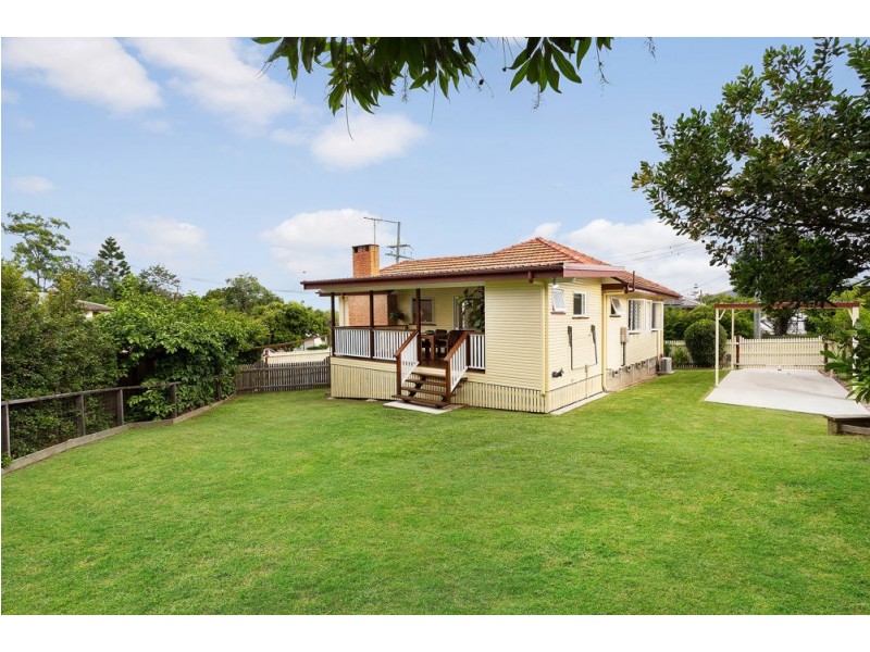 102 Minto Crescent, Arana Hills QLD 4054