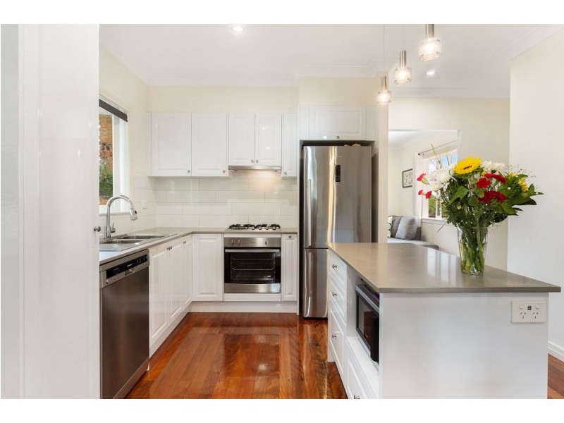 102 Minto Crescent, Arana Hills QLD 4054