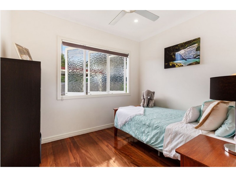 102 Minto Crescent, Arana Hills QLD 4054