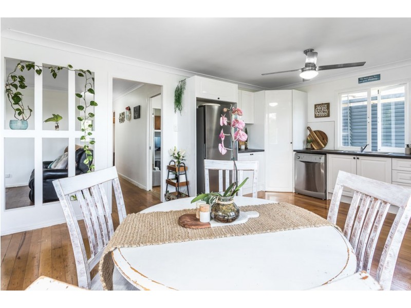 20 Crest Street, Kallangur QLD 4503