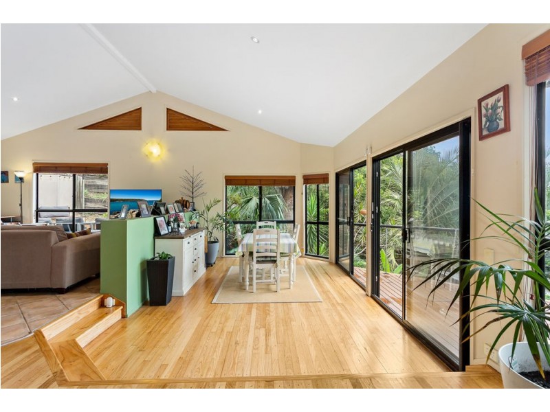 12 Woodfield Court, Ferny Hills QLD 4055