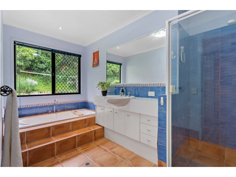 12 Woodfield Court, Ferny Hills QLD 4055