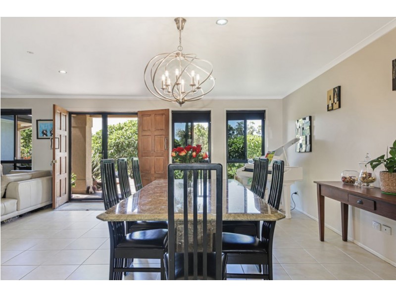 19 Franzin Drive, Cashmere QLD 4500