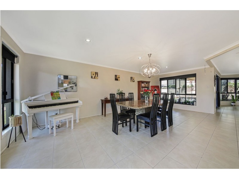 19 Franzin Drive, Cashmere QLD 4500