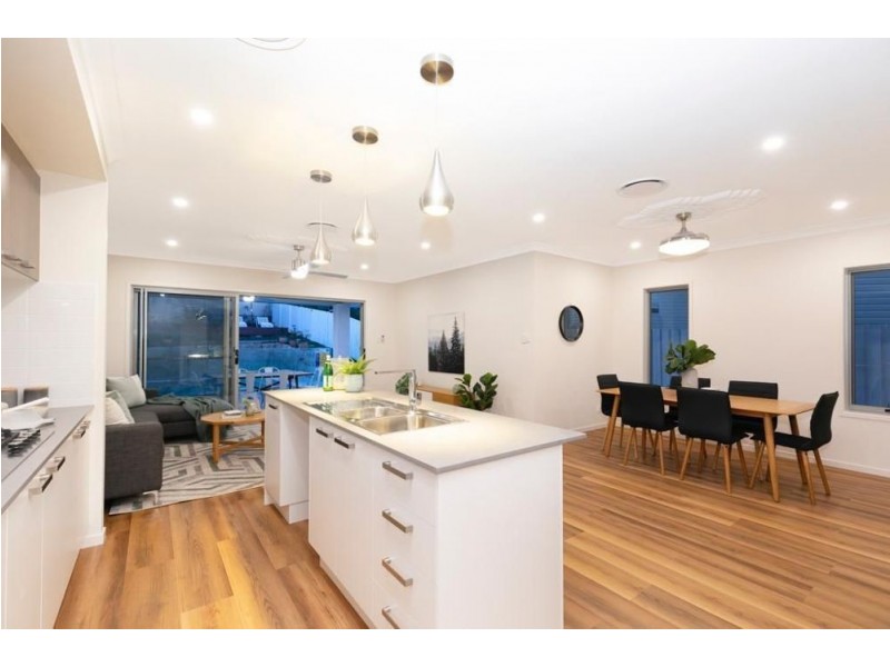 34A Niven Street, Stafford Heights QLD 4053