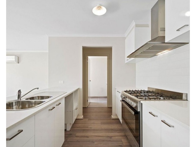 4/24a Gibney Street, Maffra VIC 3860