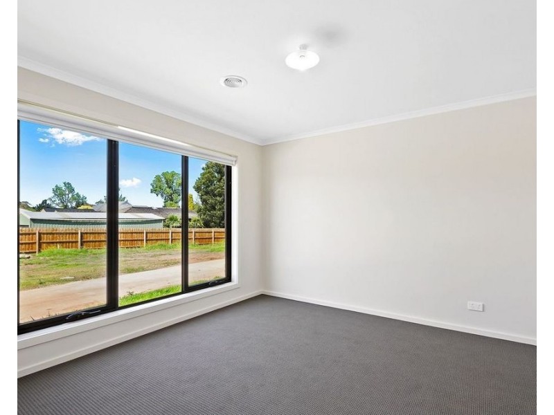 4/24a Gibney Street, Maffra VIC 3860