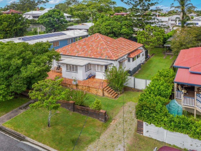 71 Macdonald Street, Norman Park QLD 4170