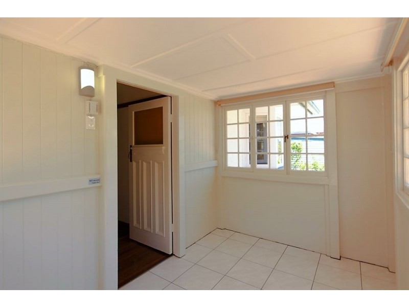 71 Macdonald Street, Norman Park QLD 4170