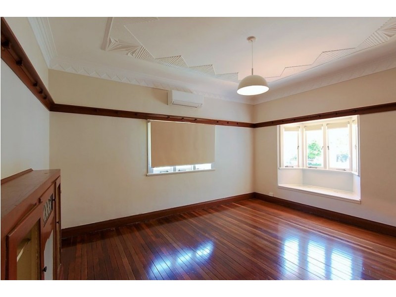 71 Macdonald Street, Norman Park QLD 4170