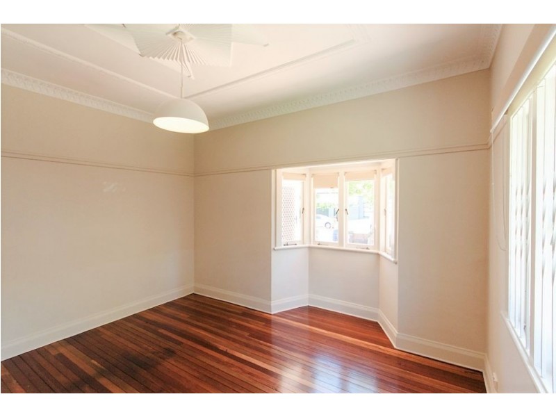 71 Macdonald Street, Norman Park QLD 4170