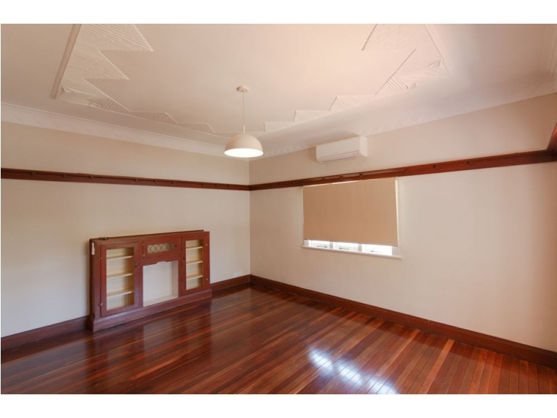 71 Macdonald Street, Norman Park QLD 4170