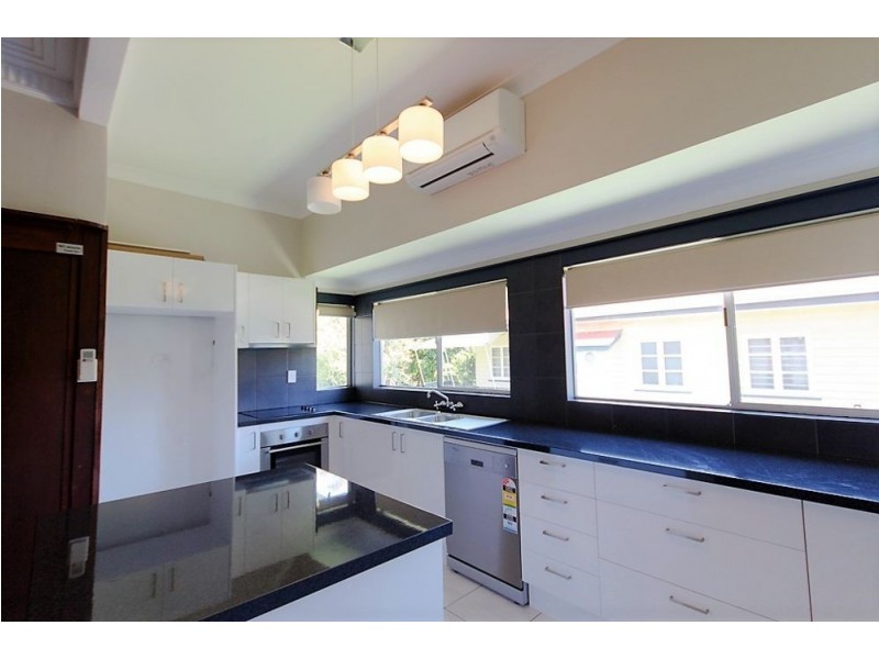 71 Macdonald Street, Norman Park QLD 4170