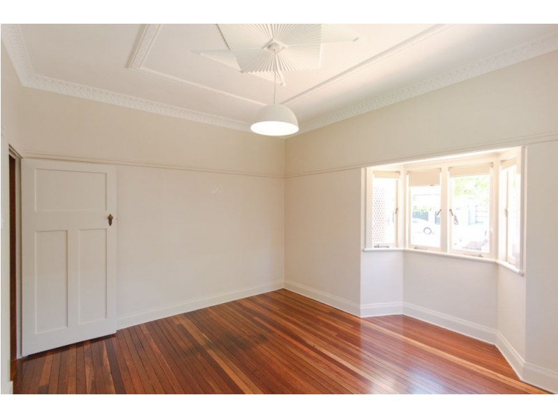 71 Macdonald Street, Norman Park QLD 4170