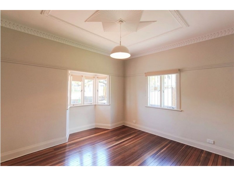 71 Macdonald Street, Norman Park QLD 4170