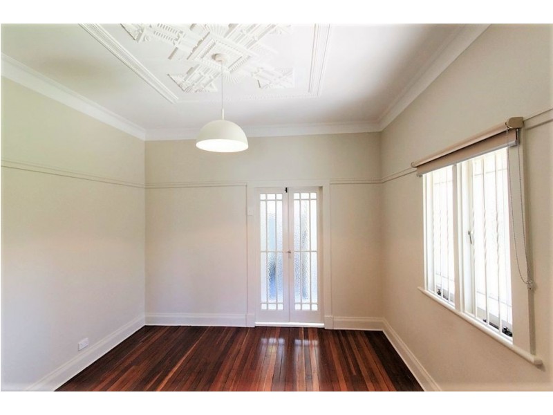 71 Macdonald Street, Norman Park QLD 4170